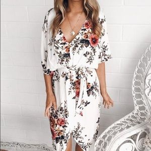 White Floral Short Sleeve Maxi Dress Small